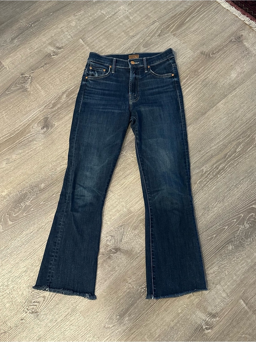 Mother blue the insider crop step fray teaming up  wash cropped jeans size 24